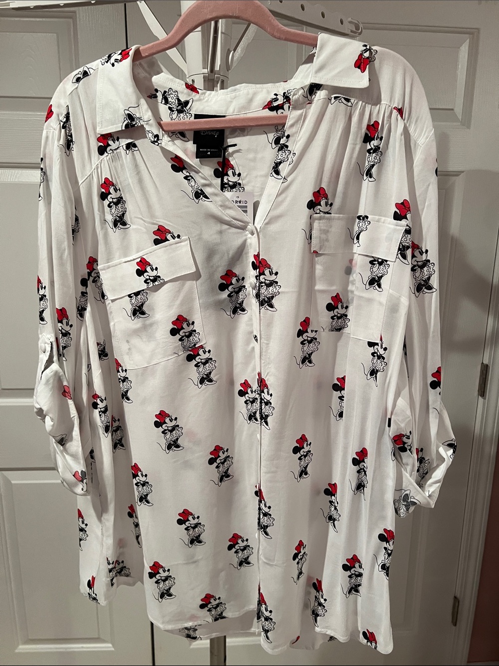 torrid White Button-Down Madison Shirt with Minnie Mouse Print Size 4 NWT